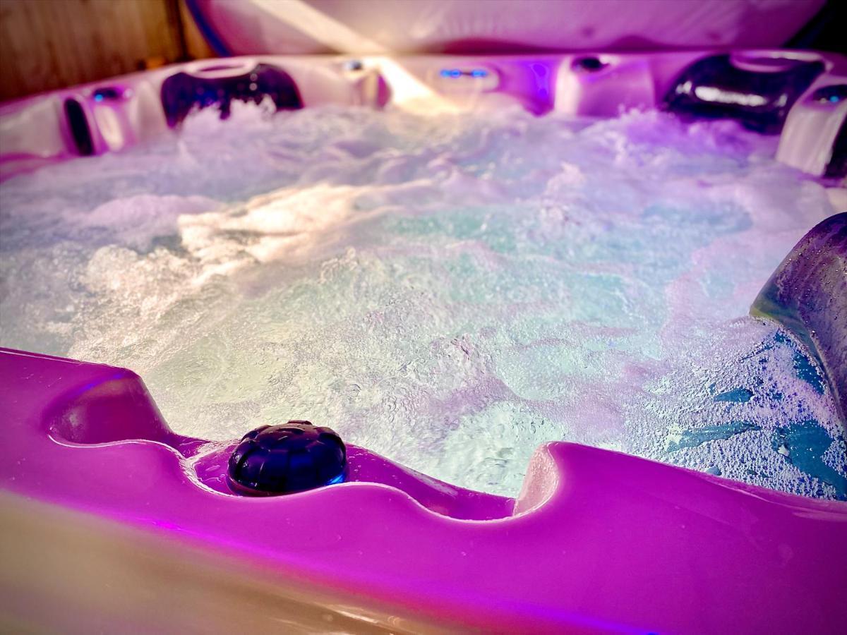 Beautiful Hot Tub Suite In ลิธึม เซนต์ แอนน์ส ภายนอก รูปภาพ