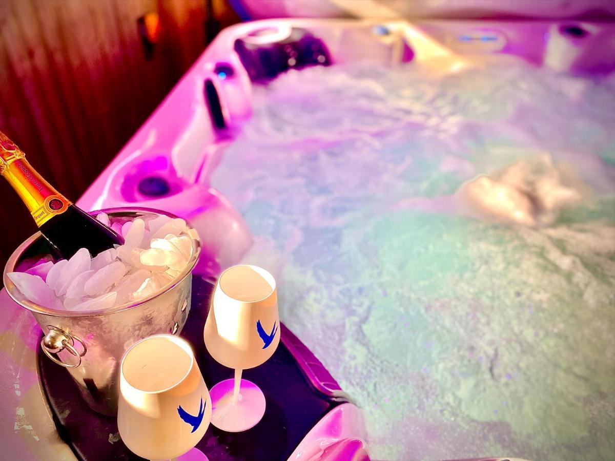 Beautiful Hot Tub Suite In ลิธึม เซนต์ แอนน์ส ภายนอก รูปภาพ